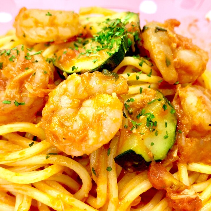 ぷりぷり海老のトマトパスタ❤️贅沢な本格パスタ